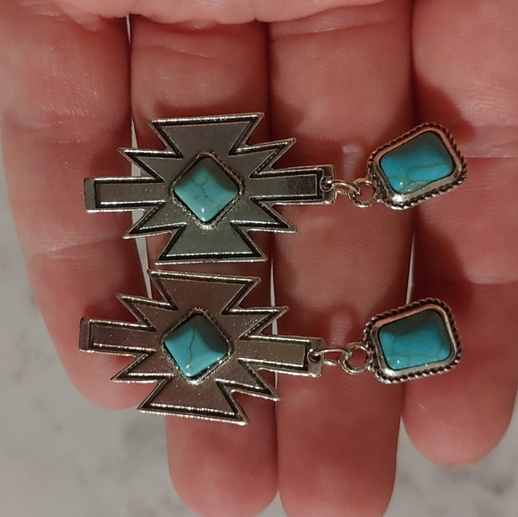 Gorgeous Drop Earrings - Picture 2 of 3